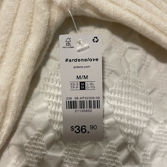 Arden’s sweater (women’s size medium) - Picture 3 of 3